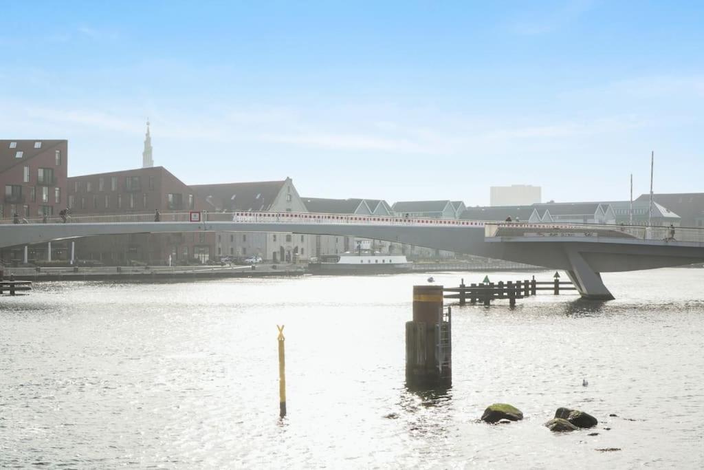 Charmerende Ved Nyhavn 1 Sal Apartamento Copenhague