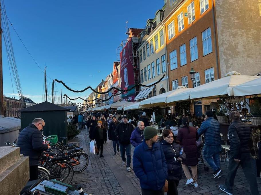Charmerende Ved Nyhavn 1 Sal Apartamento Copenhague